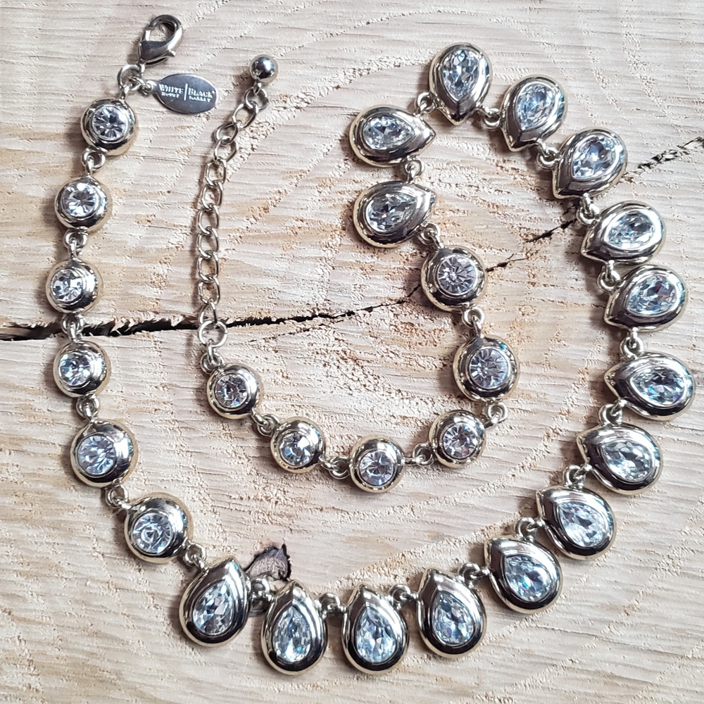 White House/Black Market Necklace